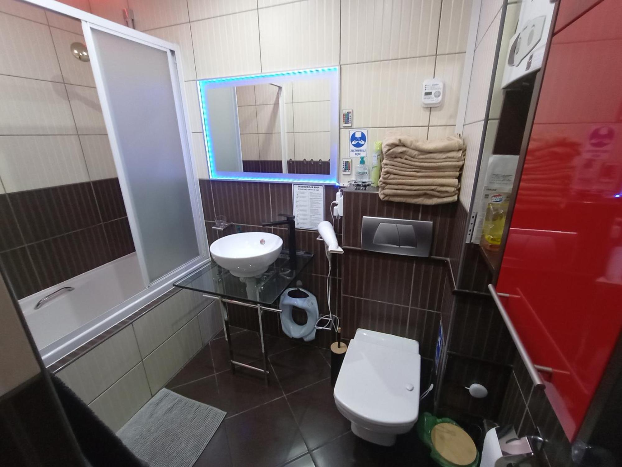 Apartament Venge -Cale Mieszkanie 46M2 Na Wylacznosc - Z Jedna Sypialnia I Jednym Sypialno-Salonem -3 Pietro Bez Windy- Rezerwacja Bez Karty Kredytowej-Klimatyzacja-Netflix-2 Lozeczka Dzieciece- Bezplatny Parking Publiczny วรอตซวาฟ ภายนอก รูปภาพ
