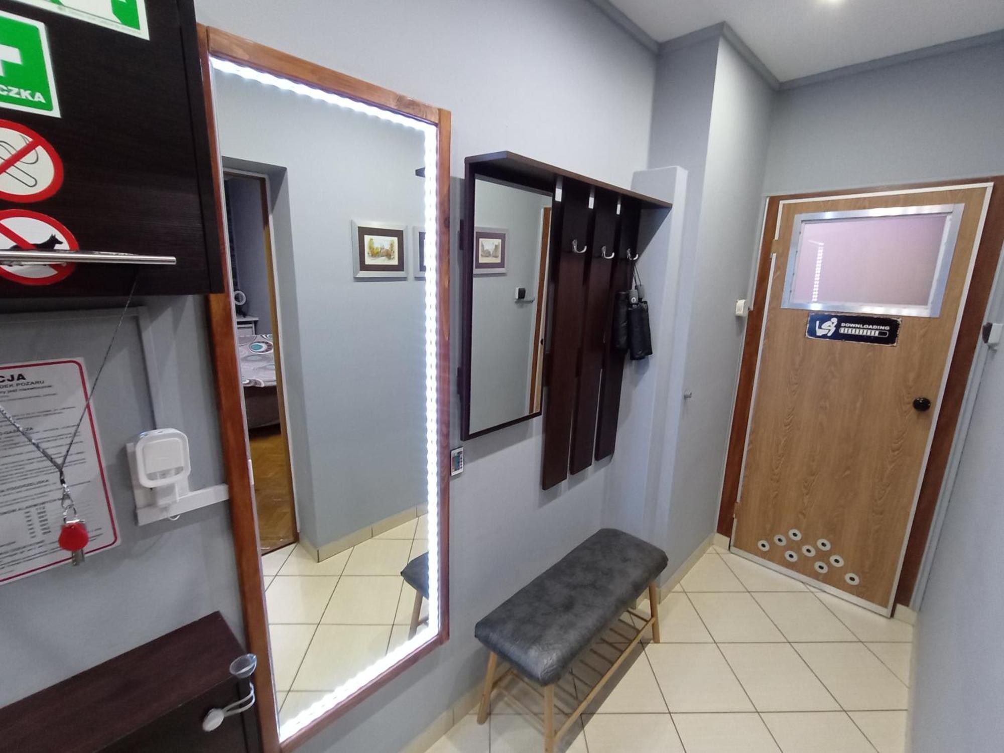 Apartament Venge -Cale Mieszkanie 46M2 Na Wylacznosc - Z Jedna Sypialnia I Jednym Sypialno-Salonem -3 Pietro Bez Windy- Rezerwacja Bez Karty Kredytowej-Klimatyzacja-Netflix-2 Lozeczka Dzieciece- Bezplatny Parking Publiczny วรอตซวาฟ ภายนอก รูปภาพ