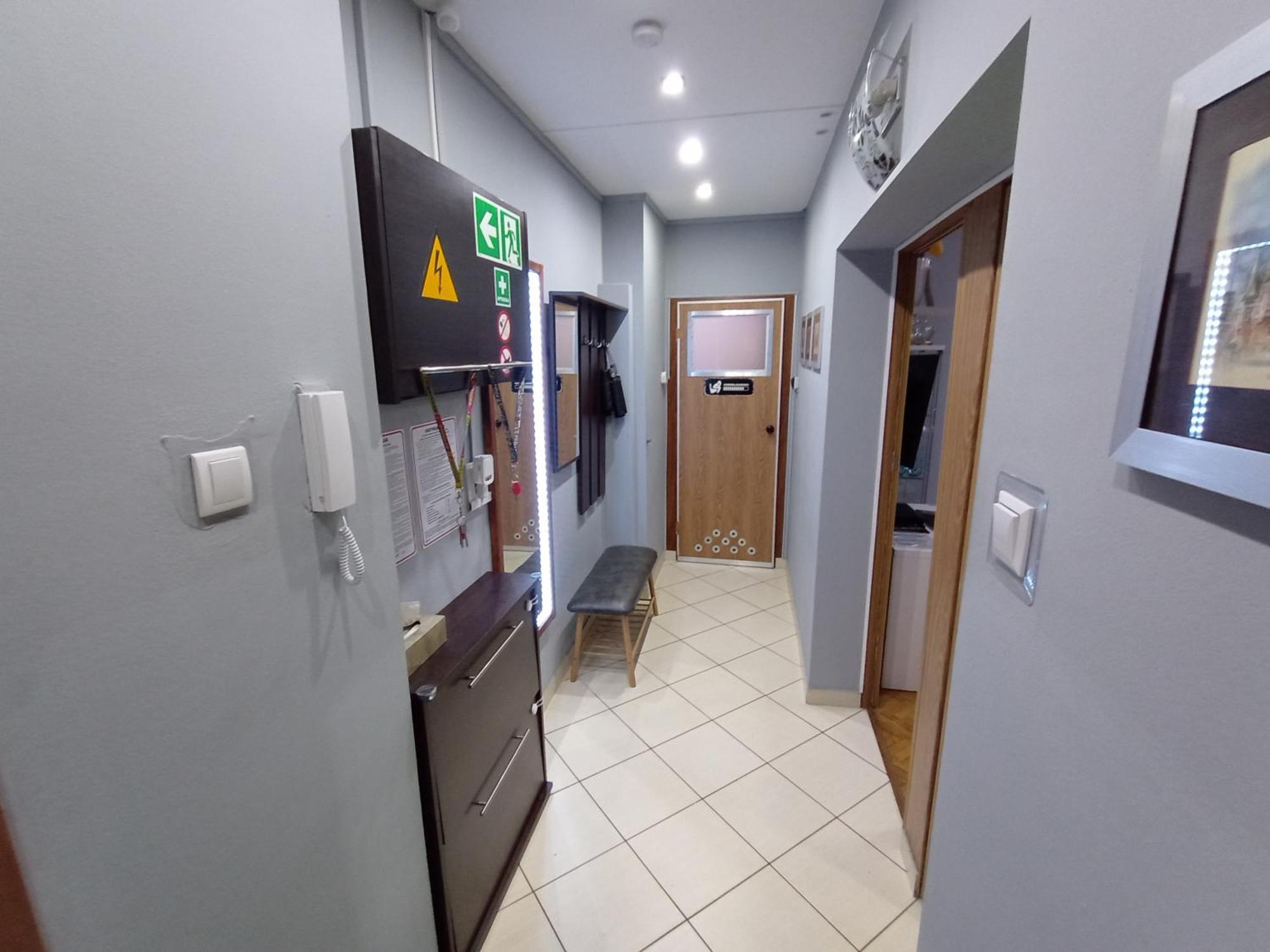 Apartament Venge -Cale Mieszkanie 46M2 Na Wylacznosc - Z Jedna Sypialnia I Jednym Sypialno-Salonem -3 Pietro Bez Windy- Rezerwacja Bez Karty Kredytowej-Klimatyzacja-Netflix-2 Lozeczka Dzieciece- Bezplatny Parking Publiczny วรอตซวาฟ ภายนอก รูปภาพ