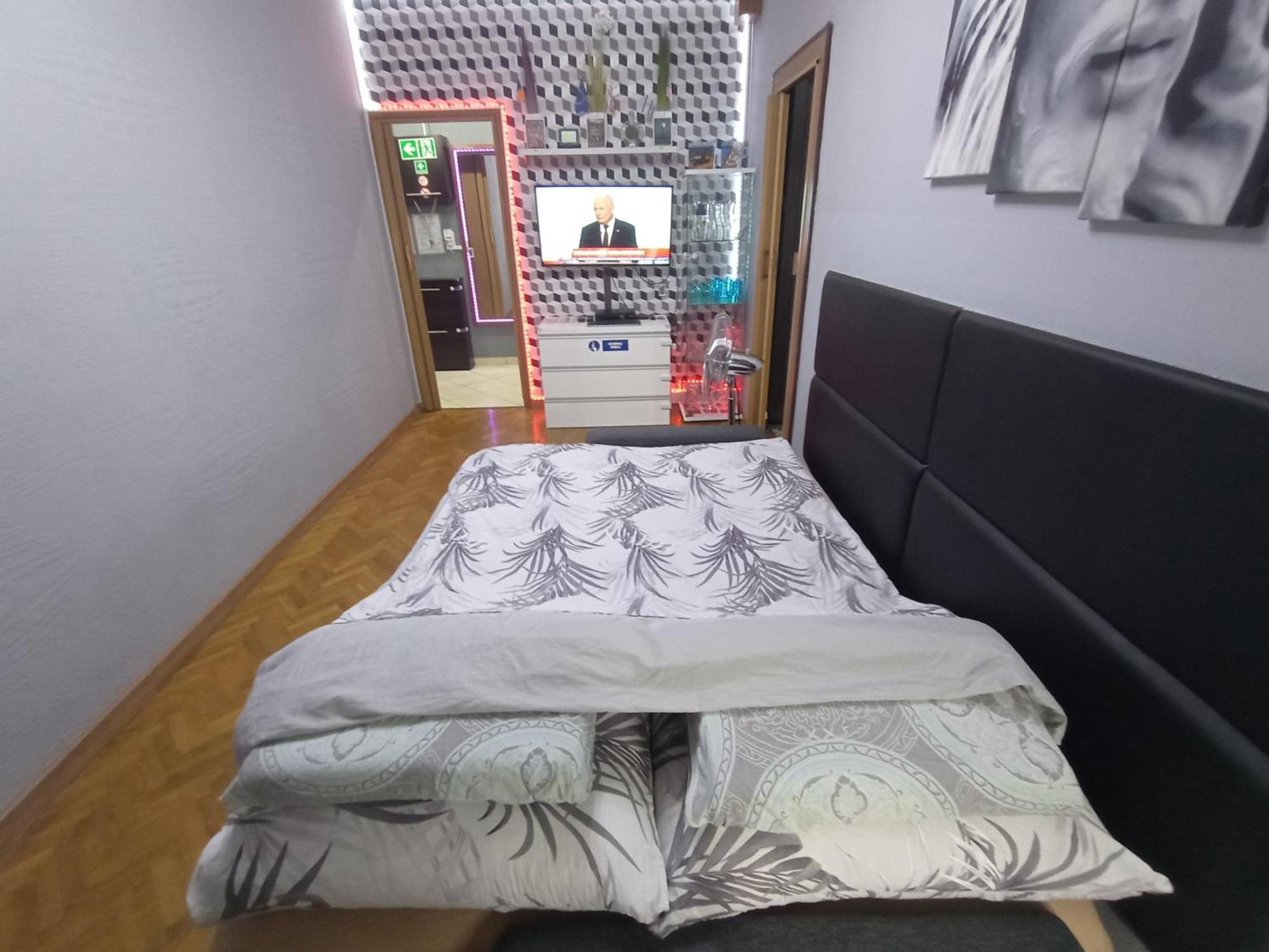 Apartament Venge -Cale Mieszkanie 46M2 Na Wylacznosc - Z Jedna Sypialnia I Jednym Sypialno-Salonem -3 Pietro Bez Windy- Rezerwacja Bez Karty Kredytowej-Klimatyzacja-Netflix-2 Lozeczka Dzieciece- Bezplatny Parking Publiczny วรอตซวาฟ ภายนอก รูปภาพ